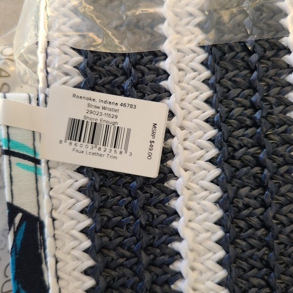 NWT Vera Bradley Straw wristlet, pattern Shore Enough - Picture 2 of 7